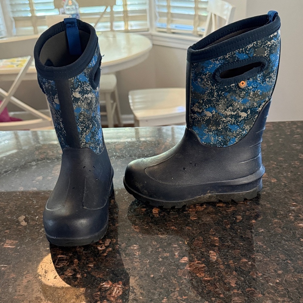 BOGS Kids Waterproof and Insulated Blue Boots